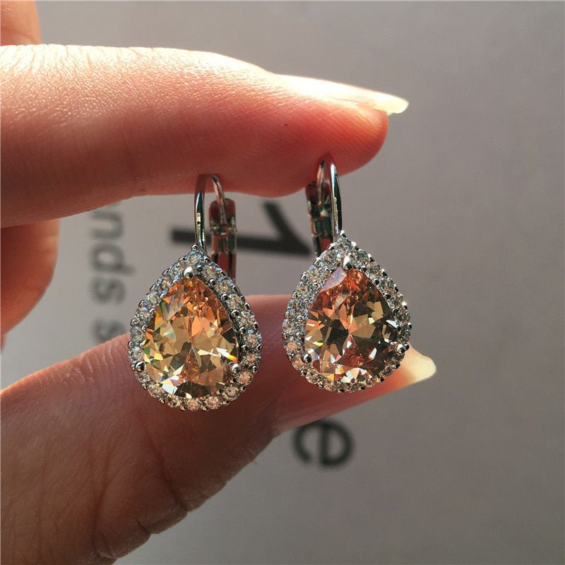 Серьги-капельки. Источник: Pinterest.