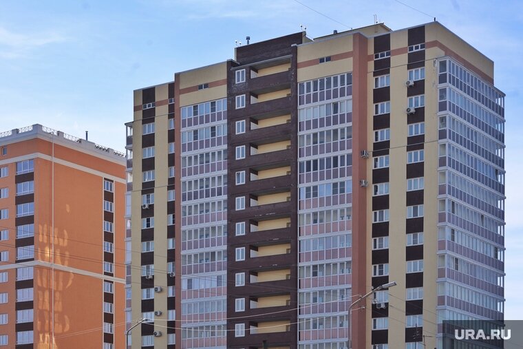    Жителя Кургана заставляют строить лестницу в квартире за свой счет