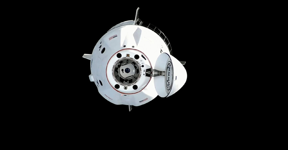 КК "Crew Dragon" во время сближения с МКС 3 марта 2023 года, фото NASA