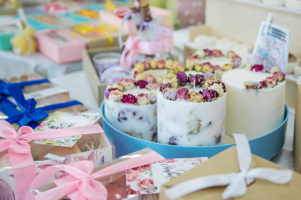    «Золотые ручки Югры»: на праздничной ярмарке в Сургуте каждое изделие полно любви