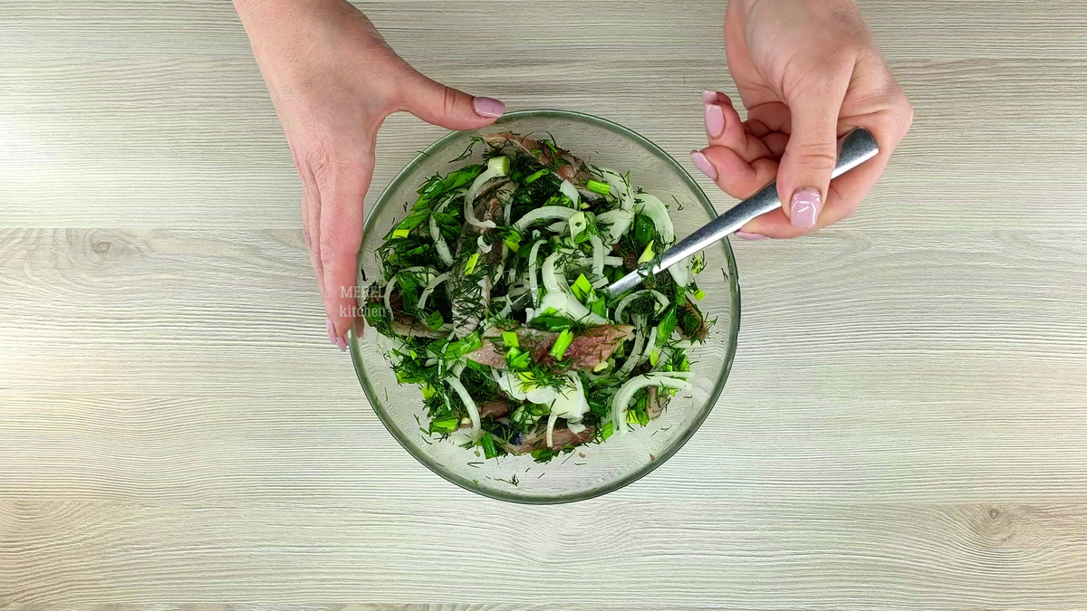 Просто невозможно не приготовить такую вкусноту. Рецепт «Селёдка на все  времена», делюсь лучшим маринадом для сельди | MEREL | KITCHEN | Дзен