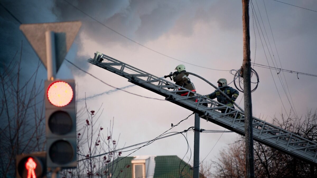     В пожаре, случившемся ранним утром сегодня, погибли мать с 11-летним ребенком