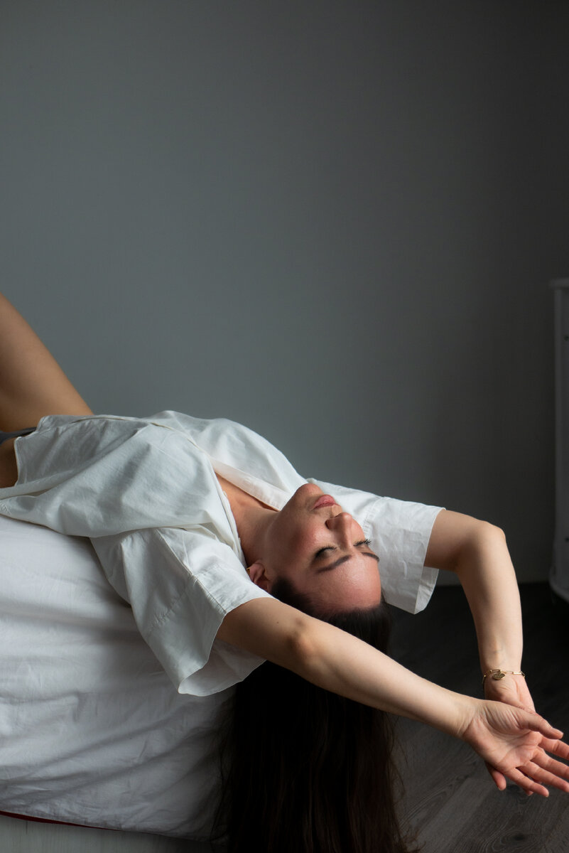 Вот я так перед Лёхой тоже сегодня лежала🤣