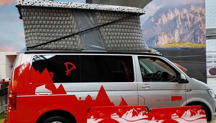    Надувные крыши и расширяемые стены автомобиля класса фургон разрабатывают немецкие специалисты с целью более практичного использования салона машины