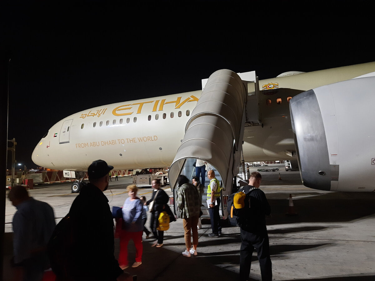 Самолет компании Этихад в Абу-Даби
