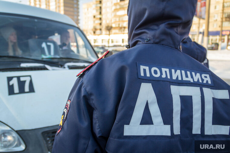    Иностранец пытался подкупить сотрудника во время проверки документов у пассажиров микроавтобуса