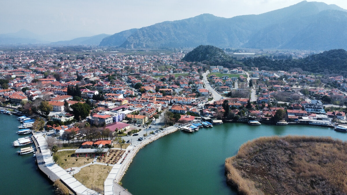 Дальян-город и Дальян-река. Не удивлюсь, если гора тоже Дальян