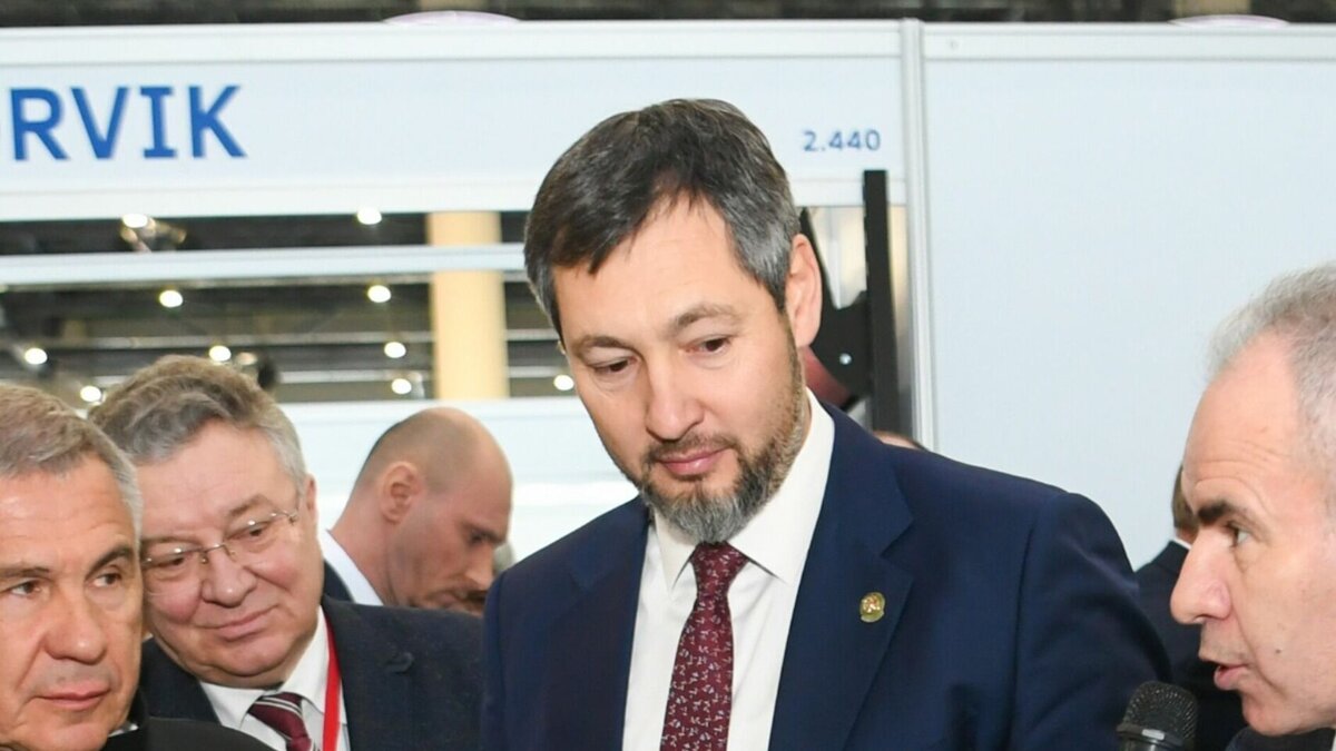     Министр промышленности и торговли Татарстана Олег Коробченко покинул пост руководителям Партии Роста в республике.