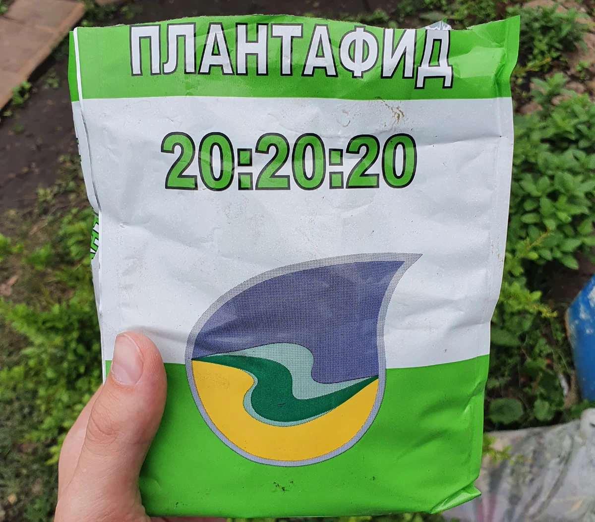 Универсальный плантафид - дорогое средство, но хватает надолго