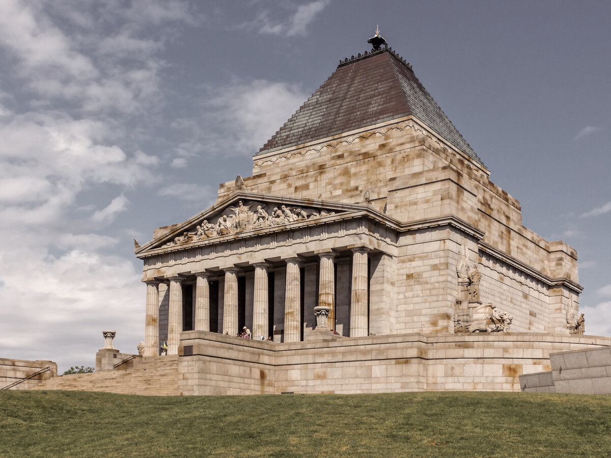 Монумент памяти в Мельбурне (1934, арх. Ф. Хадсон и Дж. Уордроп), Автралия