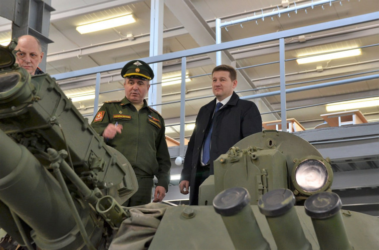    Александр Вагнер оценил работу единственного в регионе учебного центра подготовки студентов по воинским специальностям