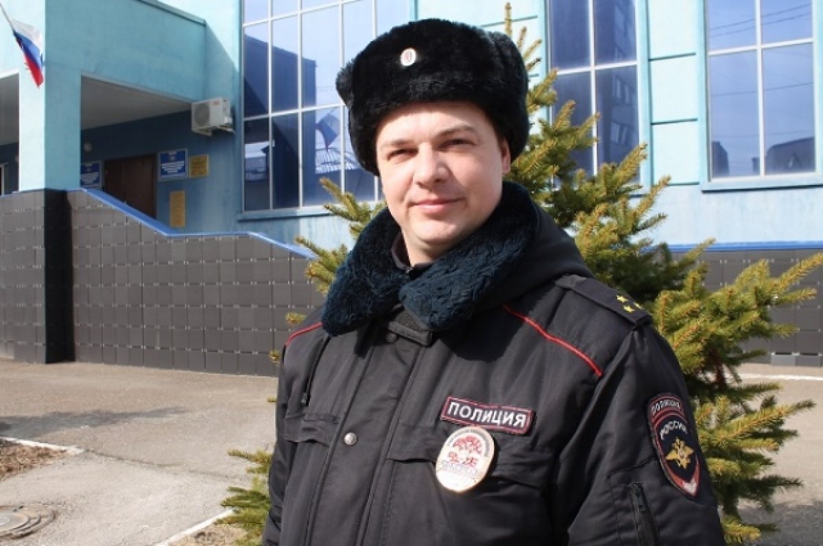    Участковый уполномоченный полиции МУ МВД России «Сызранское» старший лейтенант полиции Сергей Петров