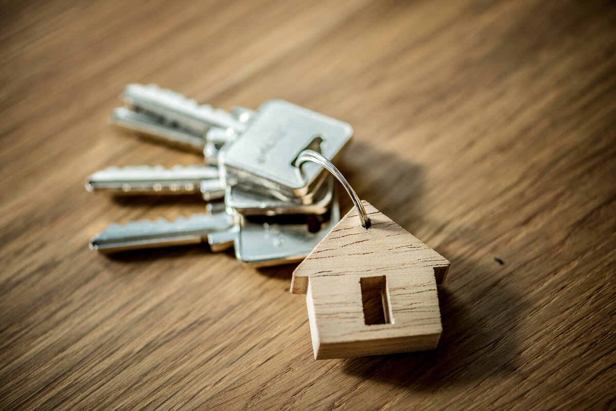 <a href="https://www.freepik.com/free-photo/flat-lay-real-estate-concept_2765759.htm#query=%D0%B1%D1%80%D0%B5%D0%BB%D0%BE%D0%BA%20%D0%B4%D0%BE%D0%BC%D0%B8%D0%BA&position=23&from_view=search&track=ais">Image by rawpixel.com</a> on Freepik