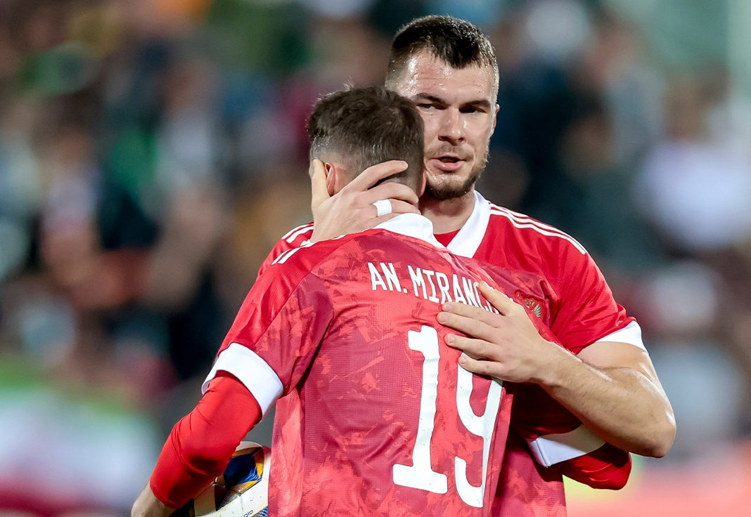 Единственный мяч россиян с пенальти забил Антон Миранчук. Фото: РФС