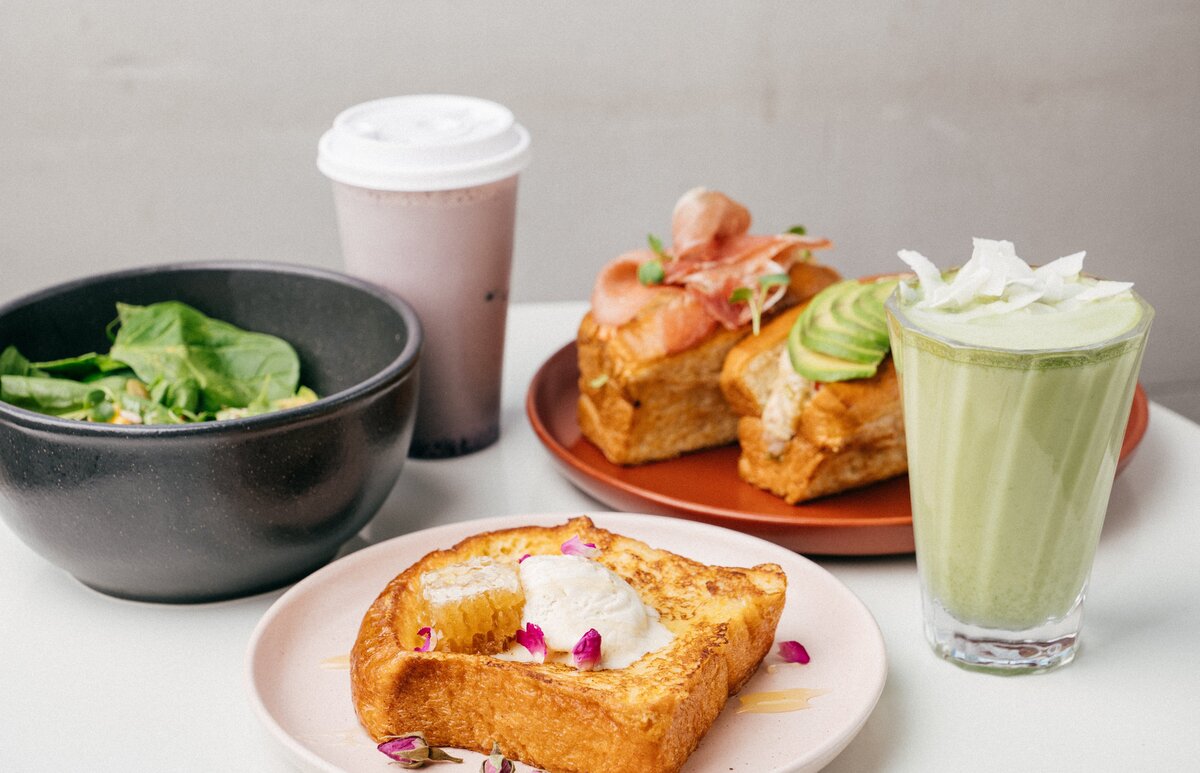    Боул с уткой и сразу два кофейных напитка: готовим блюда с бранча BURO. и Hedonist Cats в rockets.concept store (фото 2)