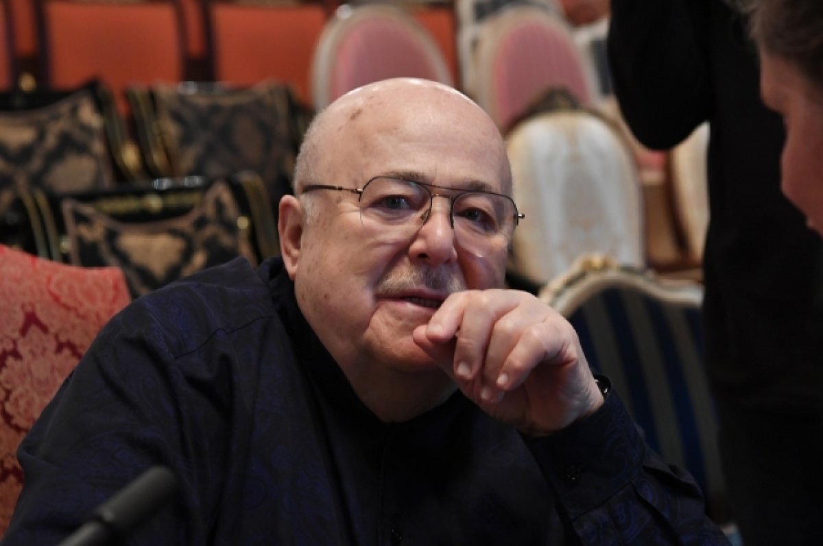    Александр Калягин объяснил, нужно ли лишать уехавших артистов званий