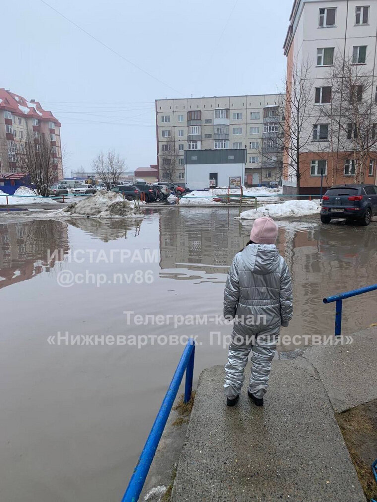    Заозерный проезд в Нижневартовске