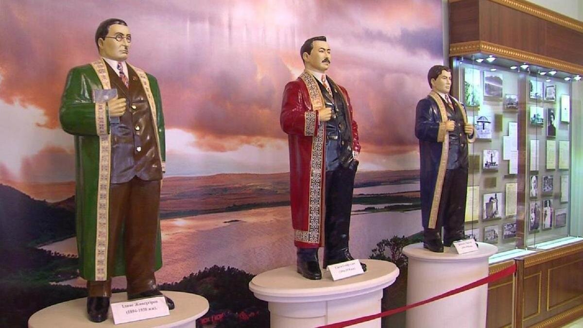    Макеты с историческими личностями:телеканал "Астана" / Astana TV