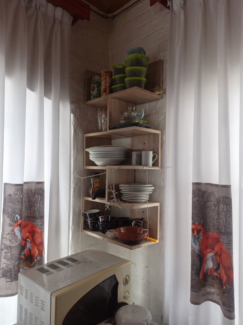 Две полки, слитые в одну.