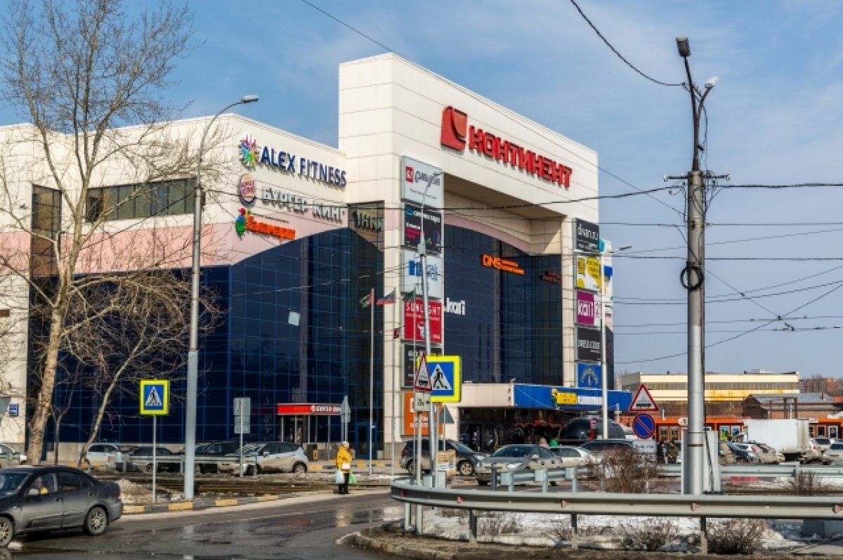    В Новосибирске мэрия ищет владельца незаконной стелы у ТЦ «Континент»