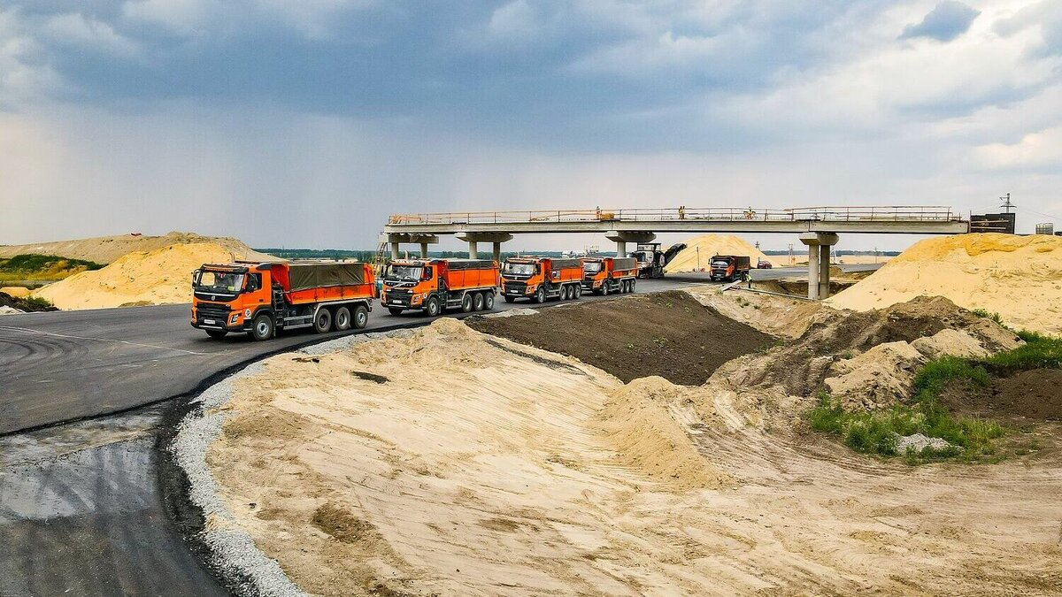     Минтранспорта Ростовской области объявило о поисках подрядчика для строительства второго и третьего этапа дороги «Северный радиус» за 3,8 миллиарда рублей, сведения об этом появились на портале закупок.