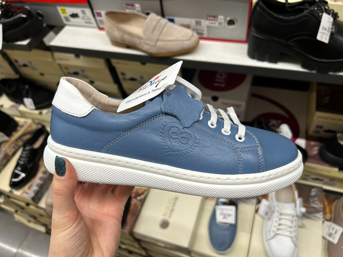 В Kari кеды 👟 и сумки 👜 из новой коллекции раскупают махом! 🤩 Такая  обувь и аксессуары должны быть у каждой модницы! 🕵️‍♀️ | Модный шопоголик  | Дзен