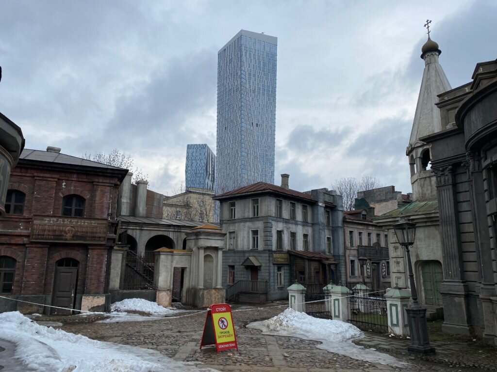 Адрес мосфильма в москве. Мосфильм Москва экскурсия. Киностудия Мосфильм экскурсия. Мосфильм экскурсия город.