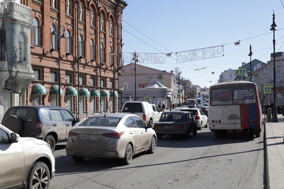     Движение автомобилей будет осуществляться в соответствии с временными знаками. Ксения Высотина