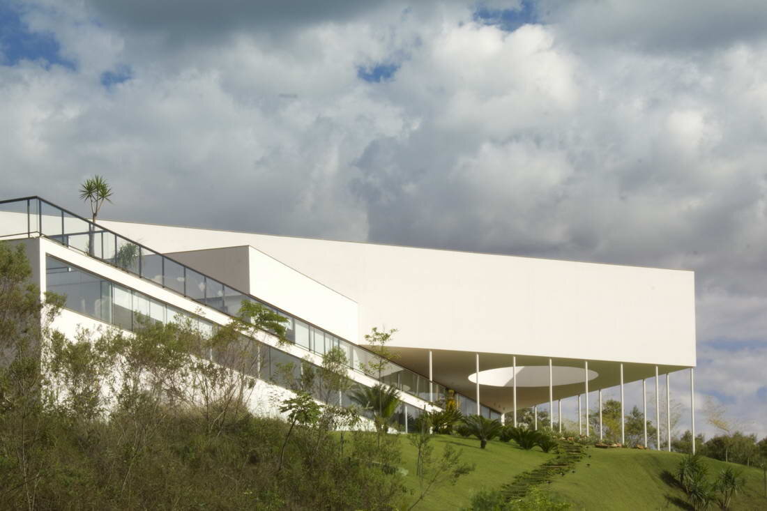 Дом с галереей в Бразилии