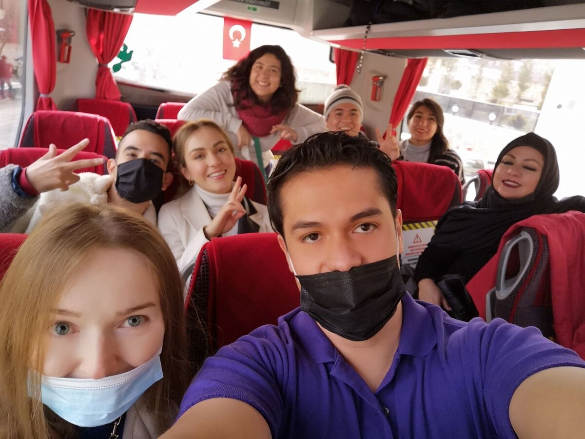 Вот так вот мы путешествовали😉 В автобусе было обязательно носить маски