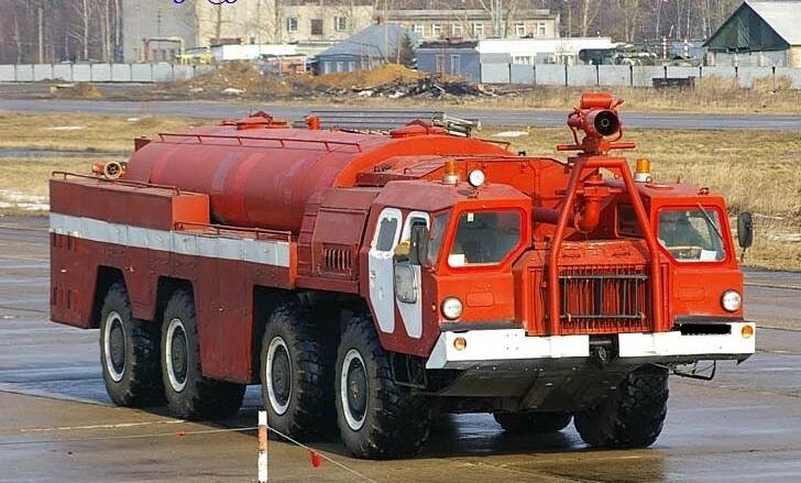 Аэродромная машина для пожаротушения