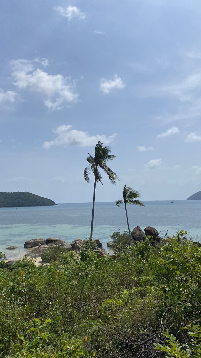 Пляж Lonely Beach