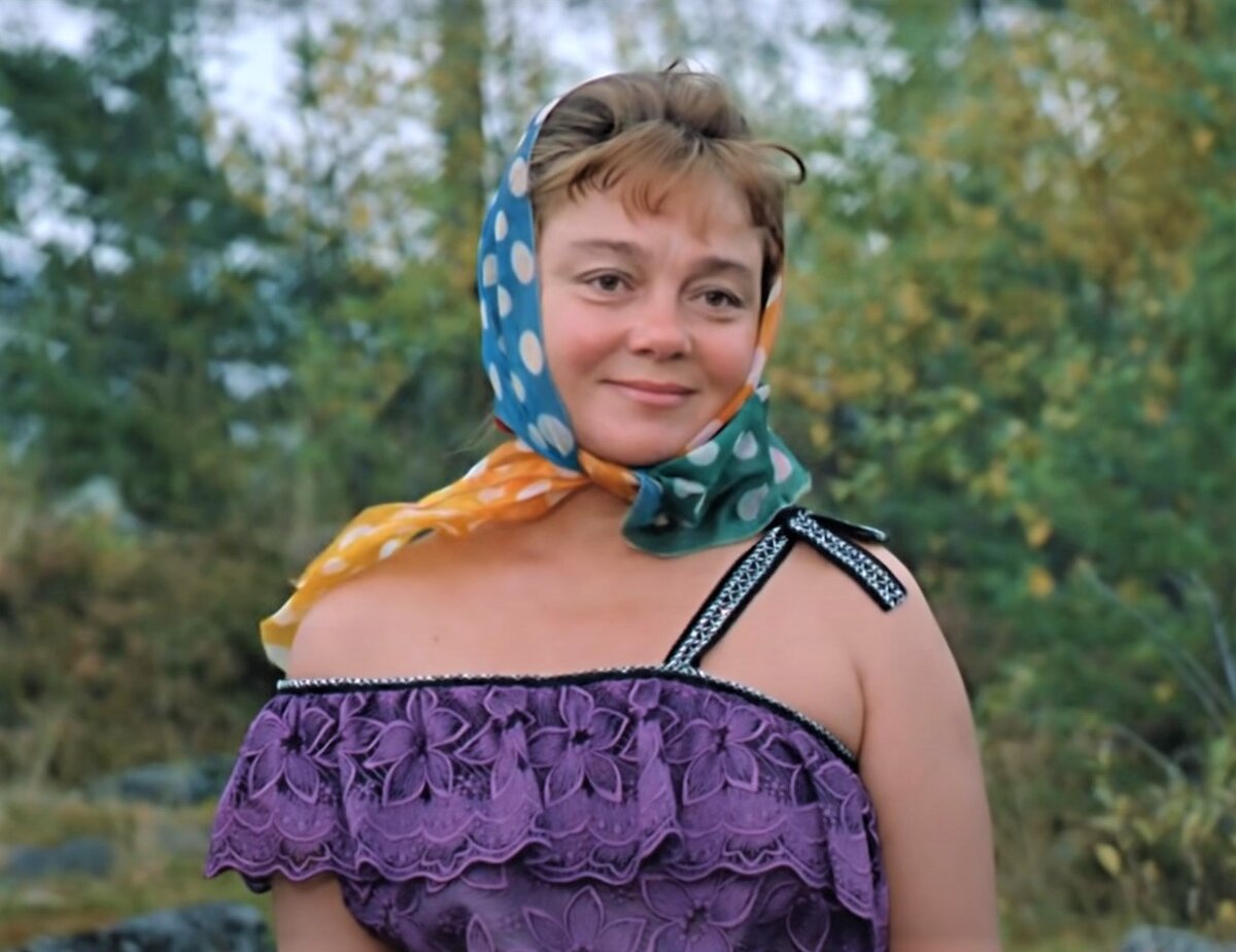 Кадр из фильма "Любовь и голуби"