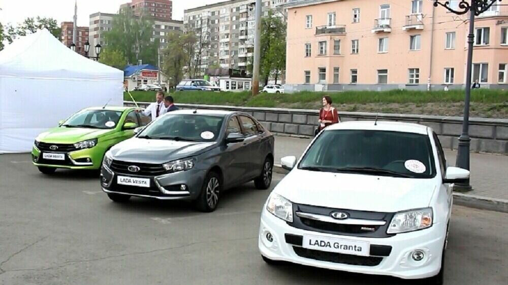 А памятник то где? - Lada 21013, 1,2 л, 1984 года встреча DRIVE2