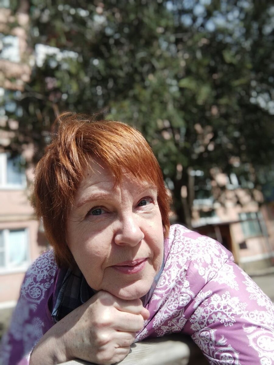 Сегодня, на прогулке с внучкой.