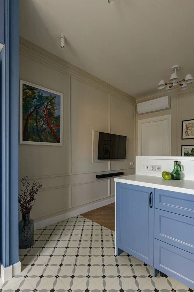 Функционально и очень красиво. Небольшую однушку перепланировали для нужд трех поколений семьи