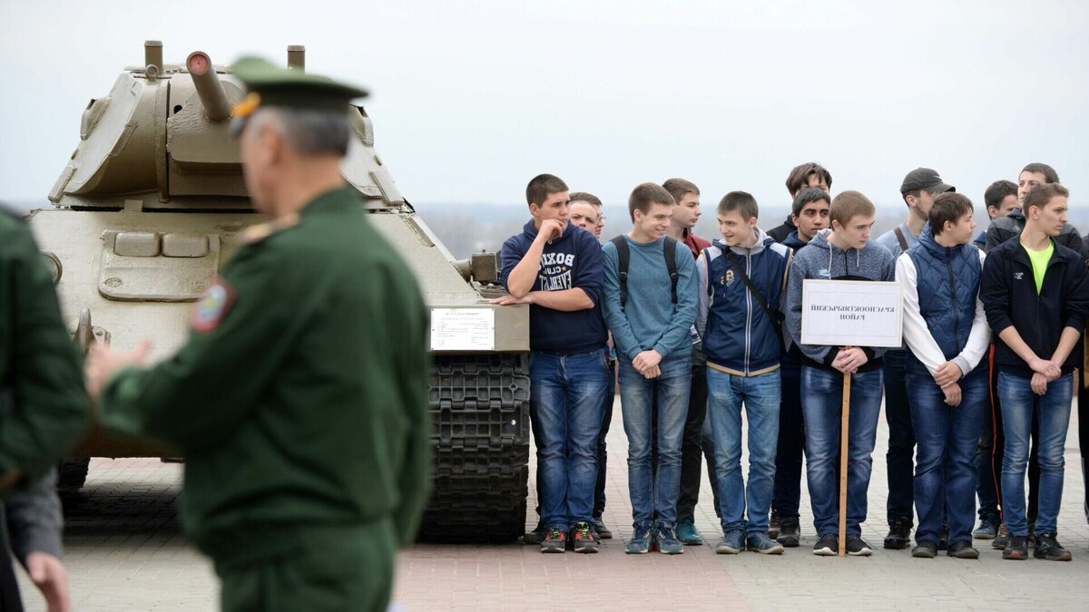     Госдума вносит поправки, изменяющие правила оповещения призывников и работы с уклонистами.