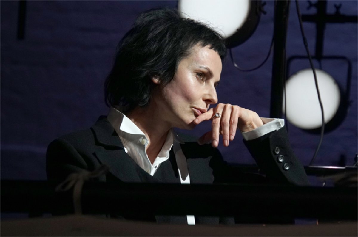    Апексимова оценила работу столичного пункта отбора на службу по контракту