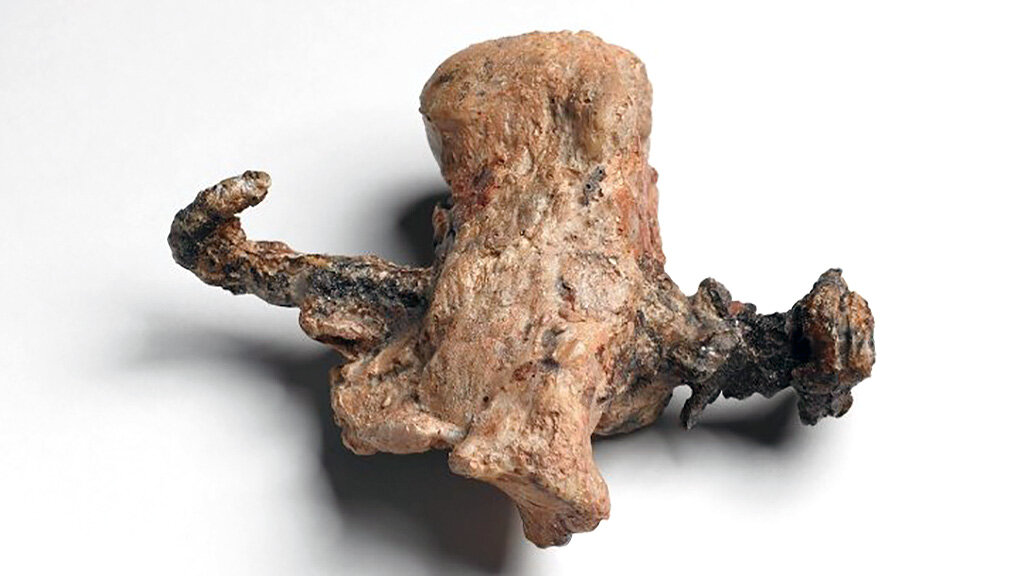 Точная копия пяточной кости, пробитой гвоздем, из гробницы в Гив'ат ХаМивтар. Фото: Музей Израиля / Ilan Shtulman