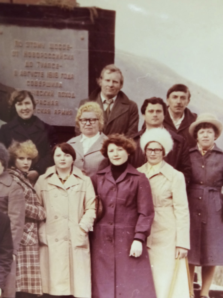 Как выглядели советские женщины в 40 лет: реальные фото наших мам в молодости