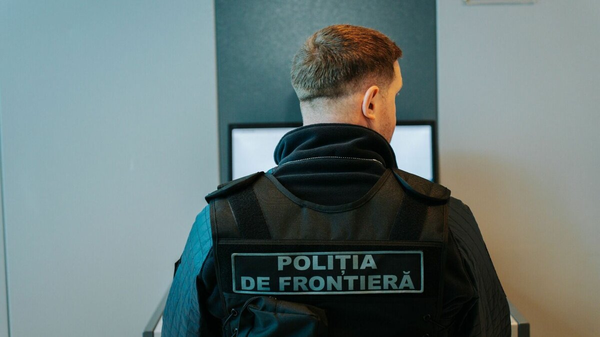     Пограничная служба Молдавии прокомментировала информацию о том, что на территорию страны не пустили главу Татарстана Рустама Минниханова. Информация появилась на сайте ведомства.