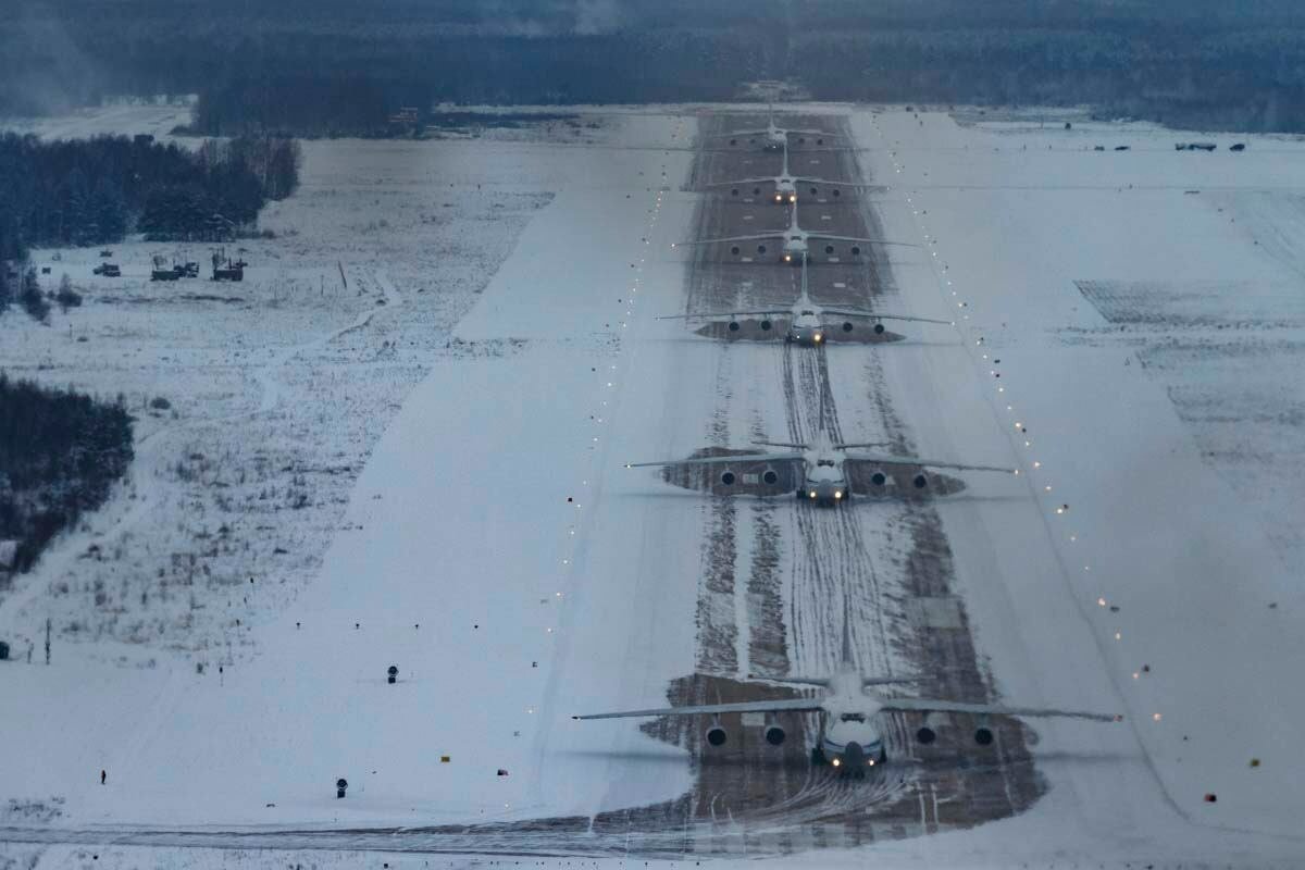 Впервые в истории сразу шесть Ан-124-100 ВКС России совершают вылет. 2021 год. Источник: Яндекс.Картинки