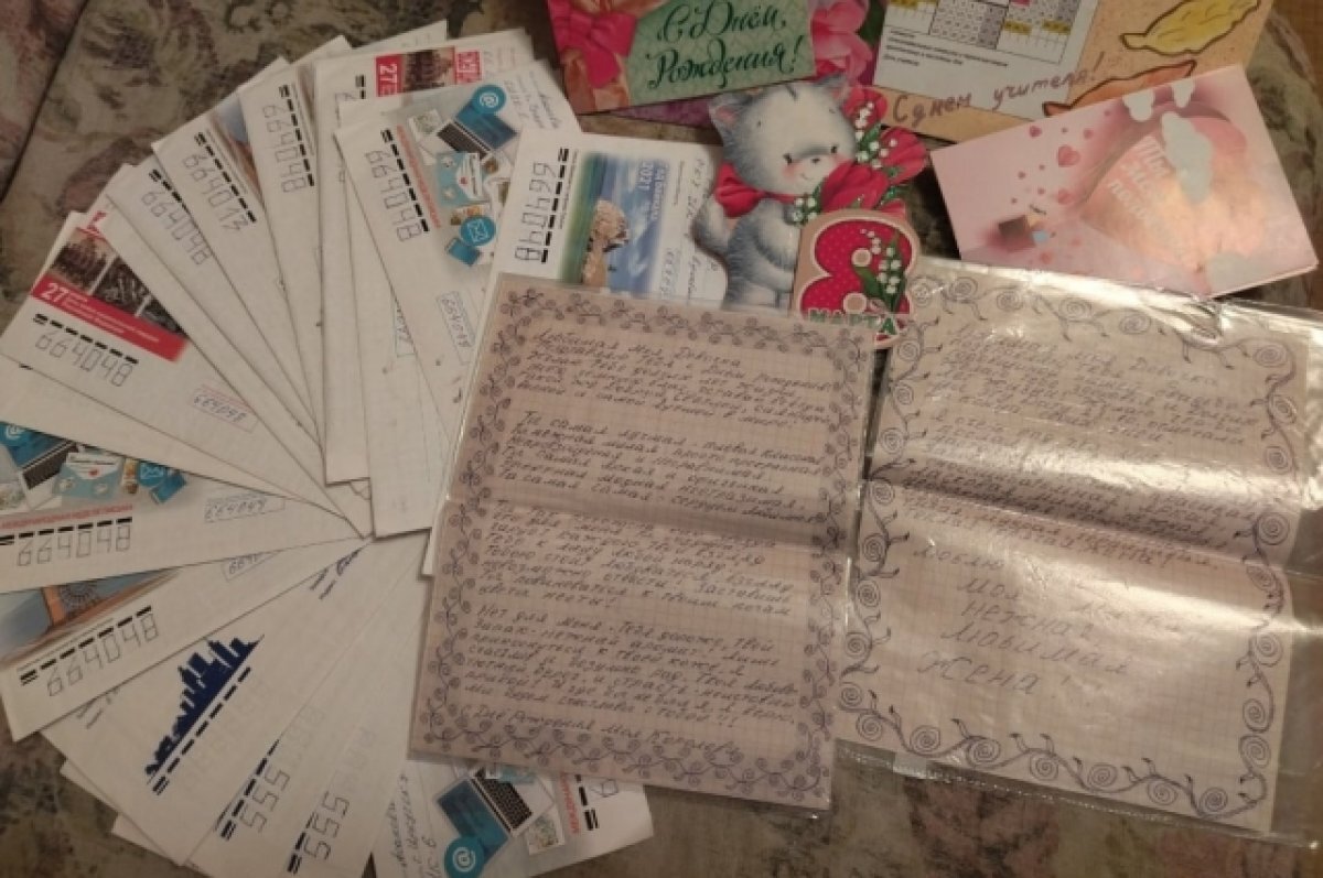    Пишет письма и делает подарки. Жительница Томска ждет мужа из тюрьмы 2 года