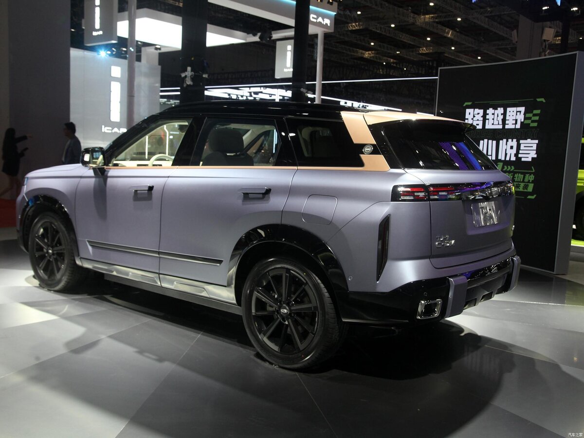 На фото: гибридный кроссовер Chery TJ-1 C-DM на автосалоне в Шанхае