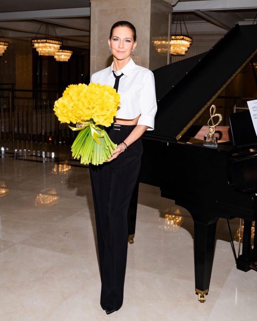    Елена Север Юлия Гончарова