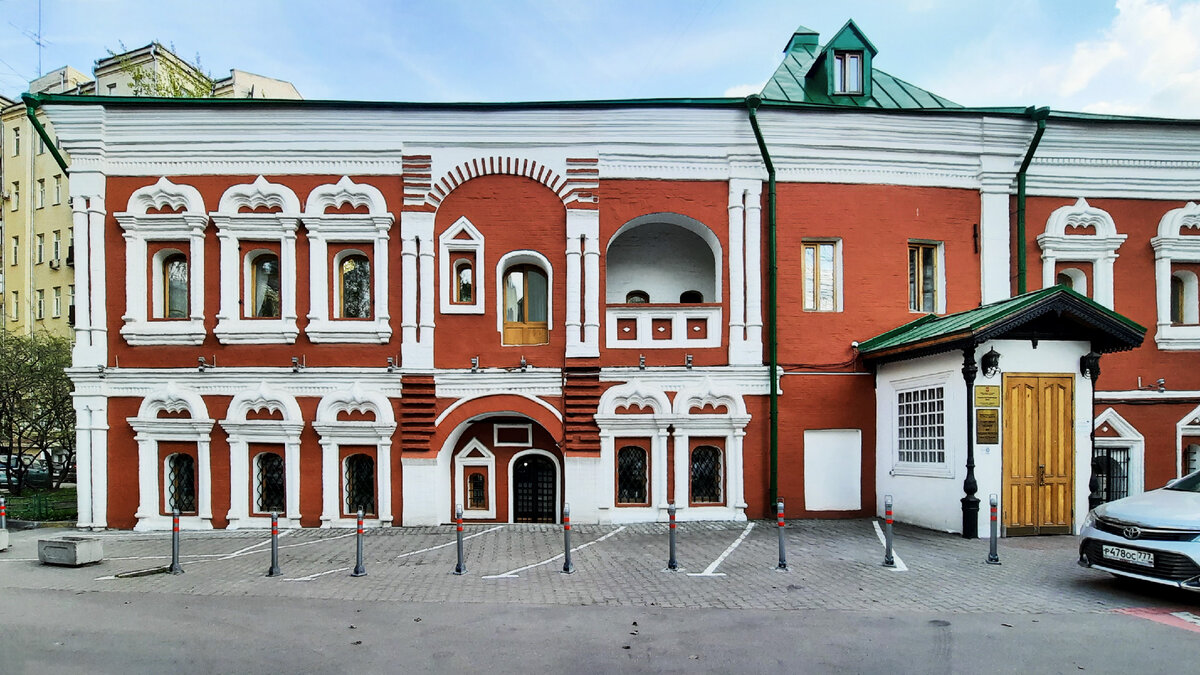 Фото ph_zakharenkova апрель 2023, Палаты гостя Сверчкова, Москва, Сверчков переулок, 8с3