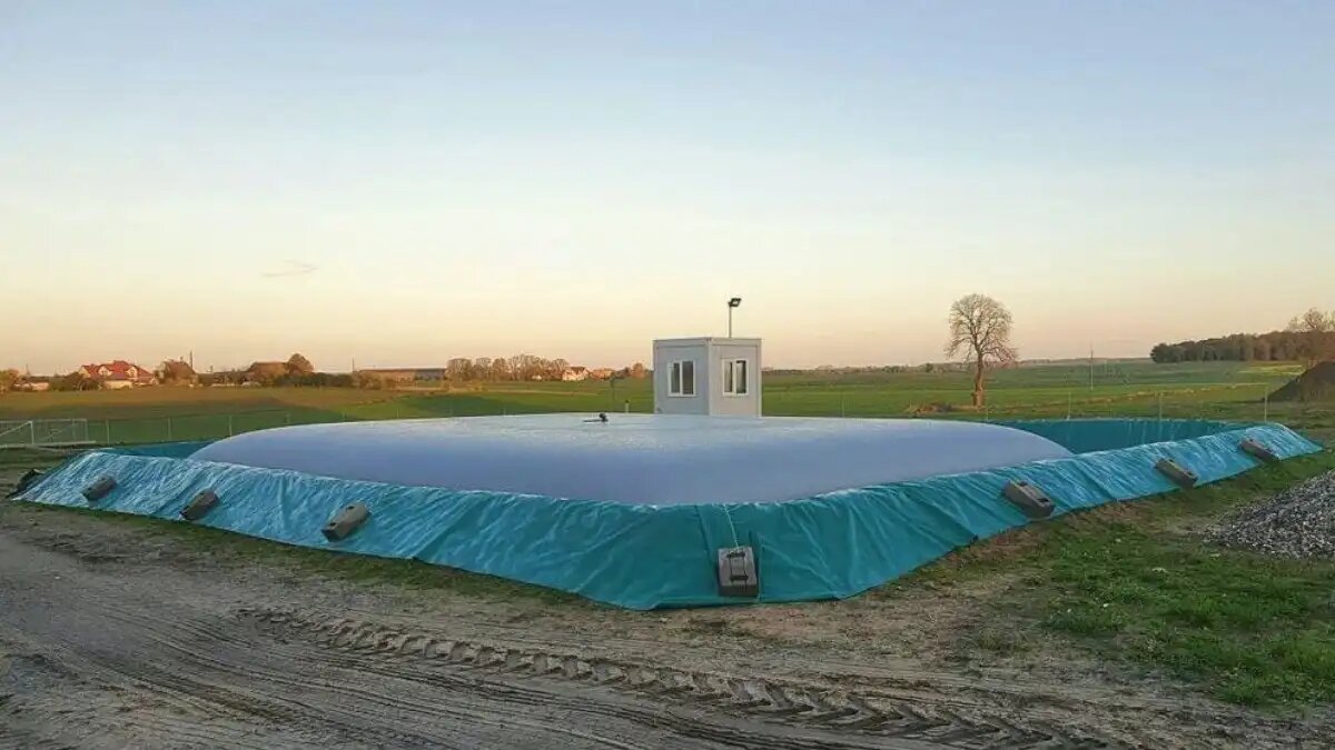 Фото: images.deal.by Мягкие резервуары для хранения КАС