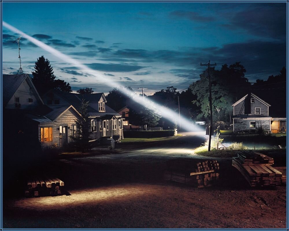 ОН НЕ КРЮГЕР ФРЕДДИ, ОН КРЮДССОН ГРЕГОРИ, АМЕРИКАНСКИЙ ФОТОГРАФ, ХОТЯ ...