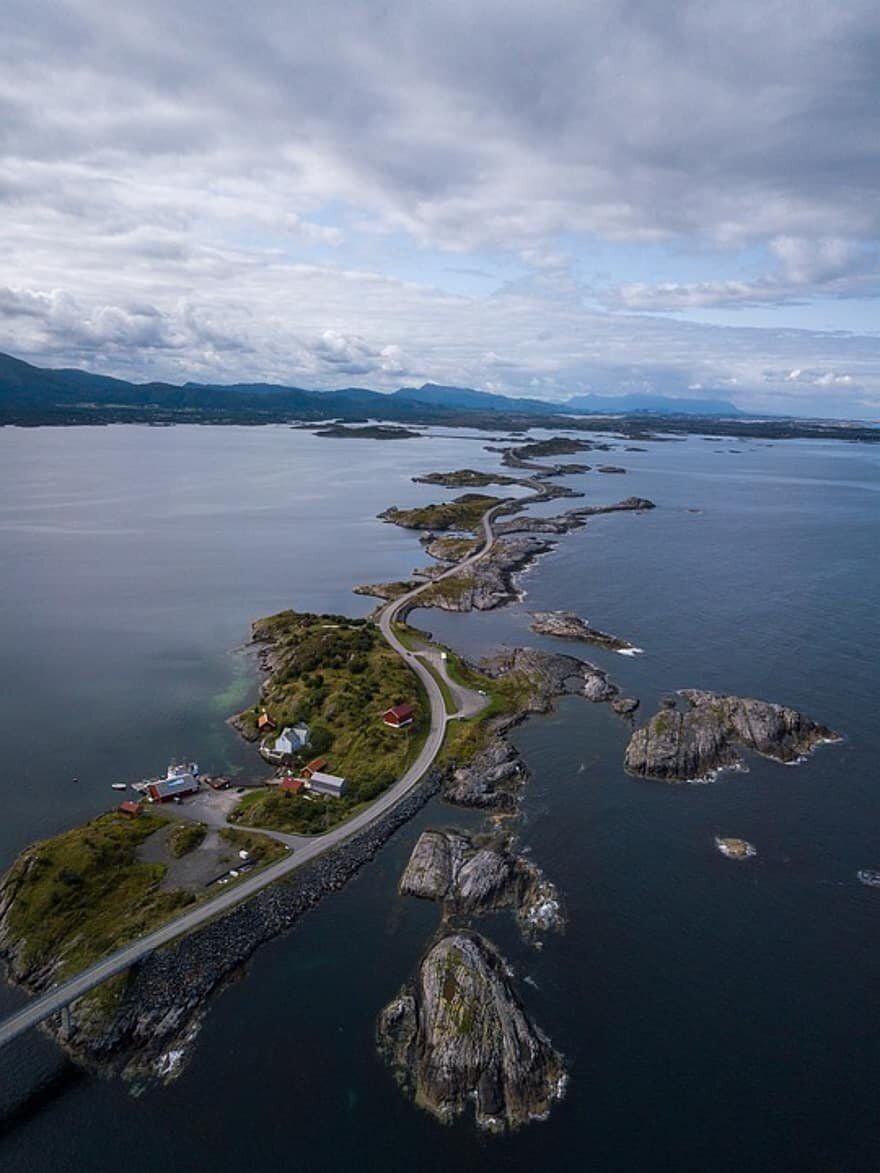      Atlantic road