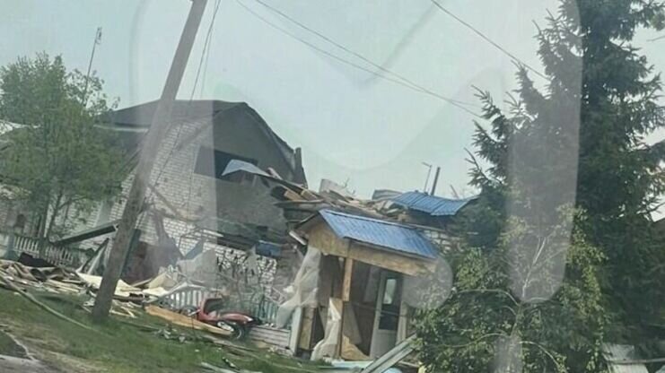     Все погибшие отмечали день рождения в одном из поселковых домов.